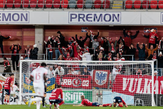 Degerfors supportrar jublar