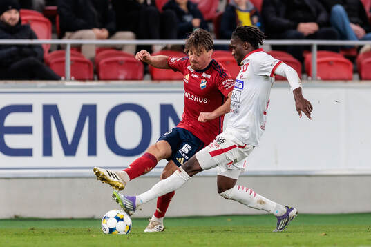 Östers Tatu Varmanen och Degerfors Mamadouba Diaby