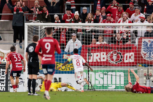 Degerfors Nahom Netabay jublar