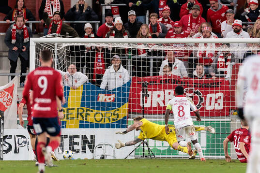 Degerfors Elias Barsoum gör mål 1-2 bakom Östers