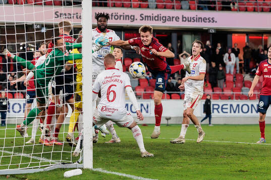Degerfors Nasiru Moro och Östers Matias Tamminen