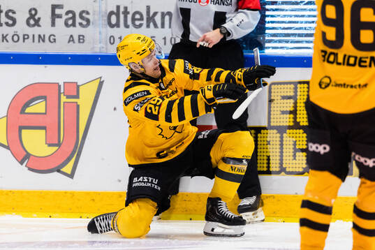 Skellefteås Mikkel Aagaard jublar