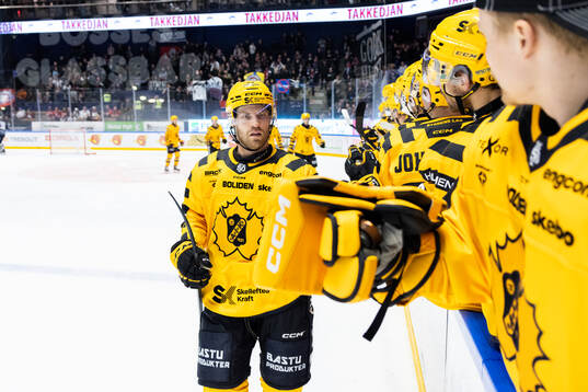 Skellefteås Oscar Lindberg jublar