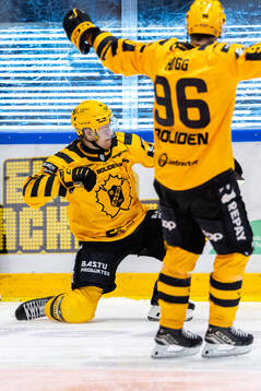 Skellefteås Mikkel Aagaard jublar