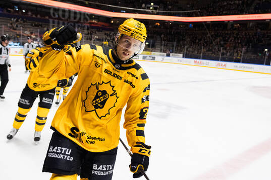 Skellefteås Mikkel Aagaard jublar