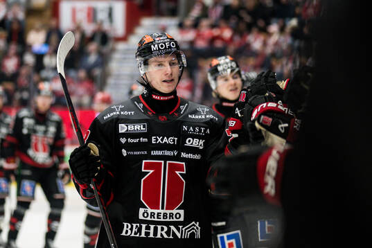 Örebros Egor Polin jublar