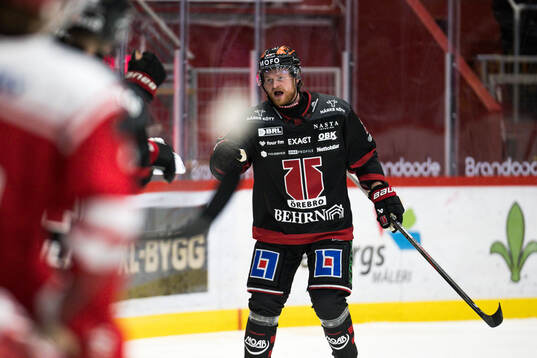 Örebros Linus Arnesson jublar