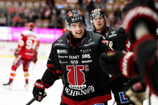 Örebros Glenn Gustafsson jublar
