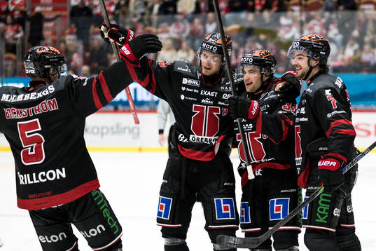 Örebros Glenn Gustafsson jublar