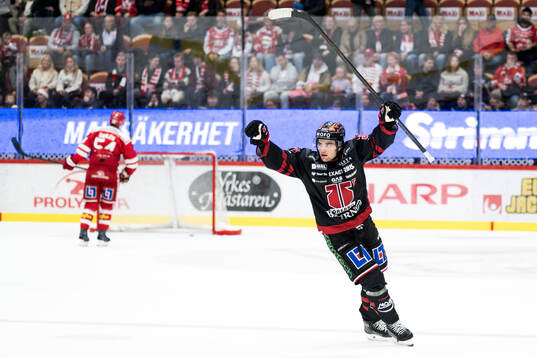 Örebros Glenn Gustafsson jublar