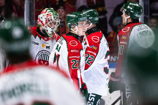 Frölundas Jere Innala jublar