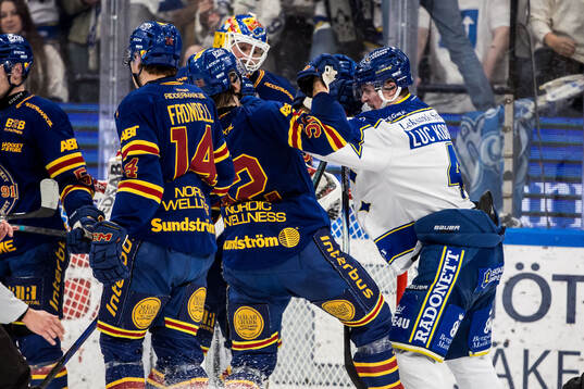Djurgårdens Philip Holm och Leksands Tinus Luc Koblar