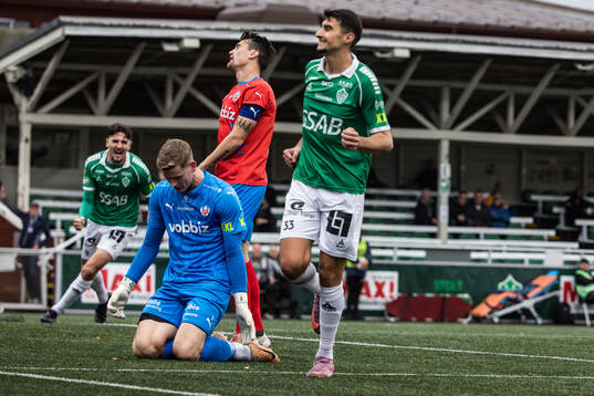 Helsingborgs målvakt Johan Brattberg deppar