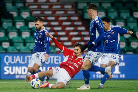 Kalmars Camil Jebara och GIF Sundsvalls Amaro Bahtijar