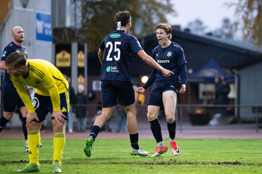 Eskilsminnes Hampus Stoltz jublar