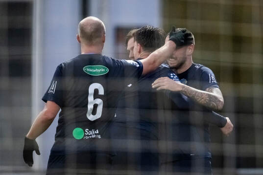Eskilsminnes Casper Seger jublar