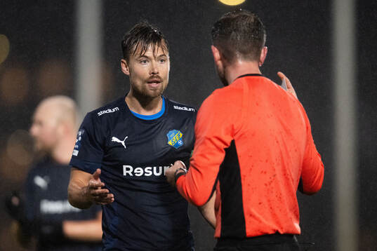 Eskilsminnes Lucas Ohlander reagerar