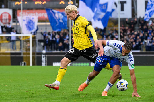 Mjällbys Romeo Leandersson och IFK Norrköpings Moutaz