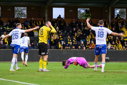 Mjällbys Jacob Bergström och IFK Norrköpings målvakt