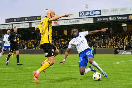 Mjällbys Viktor Gustafson och IFK Norrköpings Yahya Kalley