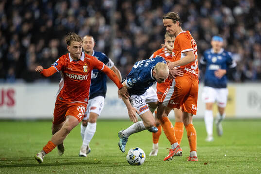 IFK Göteborgs Noah Tolf och August Erlingmark mot