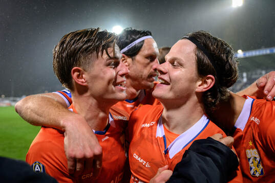 IFK Göteborgs Felix Eriksson och Kolbeinn Thordarson jublar