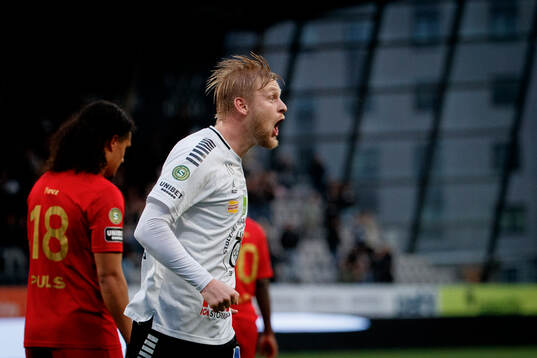 Örebros Karl Holmberg jublar vid 1-1