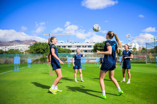 Players of the women's national football team of Norway at