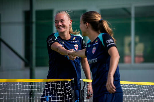 Frida Maanum and Guro Reiten of the women's national