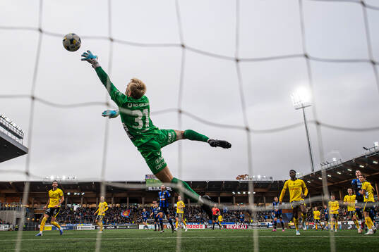 Sirius Henrik Rönnlöf Castegren gör 2-0 bakom Elfsborgs