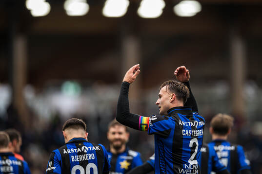 Sirius Henrik Rönnlöf Castegren jublar