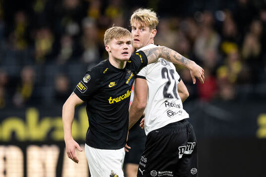 AIKs Erik Hovden Flataker och Häckens Filip Helander