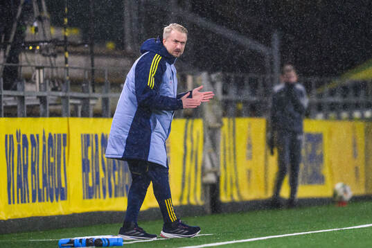 Head coach Pierre Fondin of Sweden