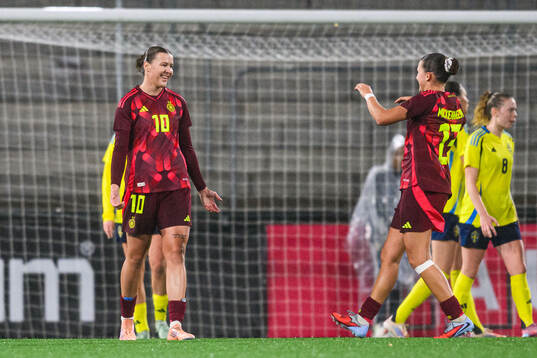 Larissa Muhlhaus of Germany celebrates with Julia