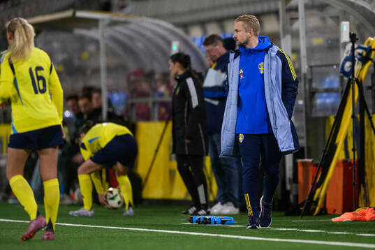 Head coach Pierre Fondin of Sweden