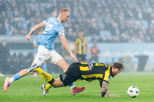 Malmö FFs Daniel Gudjohnsen och Hammarbys Victor Eriksson