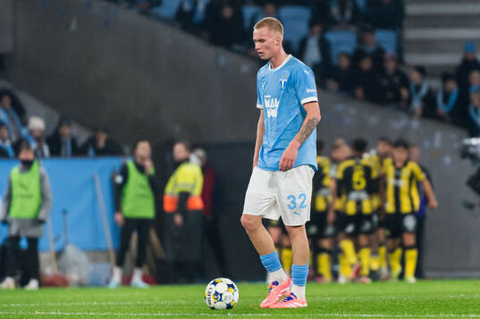 Malmö FFs Daniel Gudjohnsen deppar