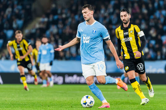 Malmö FFs Colin Rösler och Hammarbys Nahir Besara