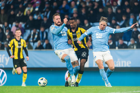 Malmö FFs Pontus Jansson och Jens Stryger Larsen mot