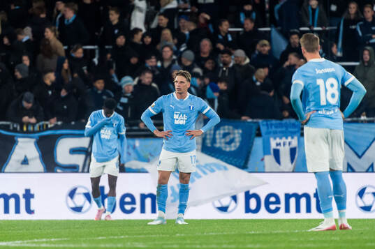 Malmö FFs Jens Stryger Larsen och Pontus Jansson deppar