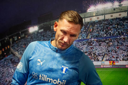 Malmö FFs målvakt Robin Olsen deppar