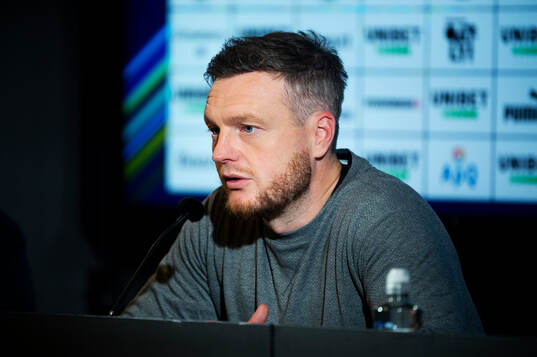 Hammarbys tränare Kim Hellberg på en presskonferens