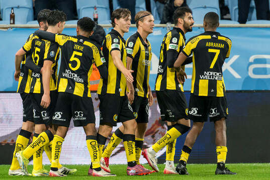 Hammarbys spelare jublar
