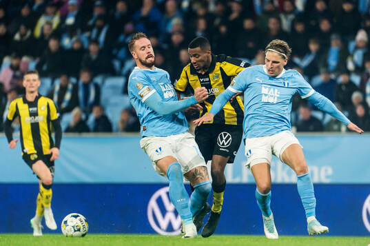 Malmö FFs Pontus Jansson och Jens Stryger Larsen mot