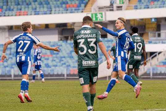 IFK Göteborgs Linus Carlstrand jublar