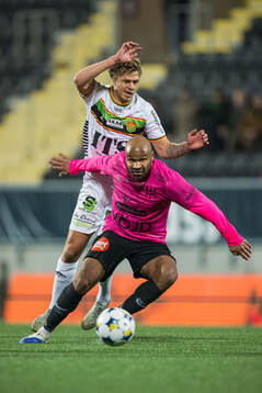 Brommapojkarnas Serge-Junior Martinsson Ngouali och GAIS