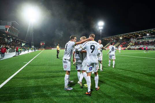 GAIS spelare jublar med Ibrahim Diabate