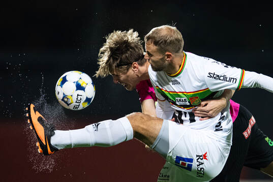 Brommapojkarnas Oliver Zandén och GAIS Gustav Lundgren