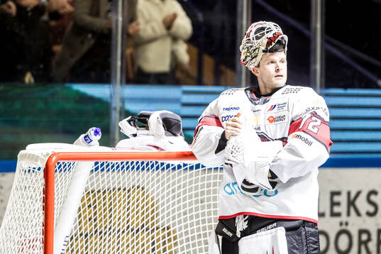 Malmö Redhawks målvakt Daniel Marmenlind deppar