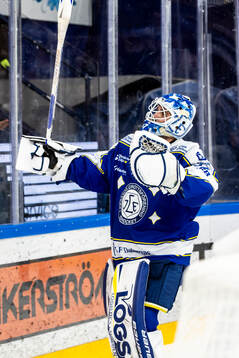 Leksands målvakt Jakob Hellsten jublar